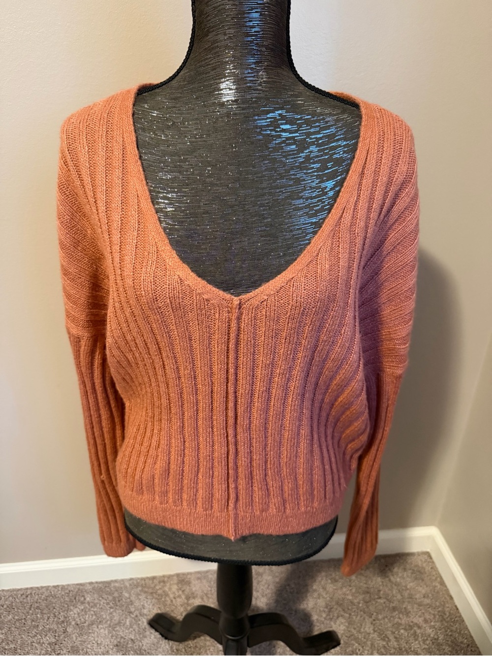 Abercrombie & Fitch Ribbed V-Neck Sweater in Rust Orange